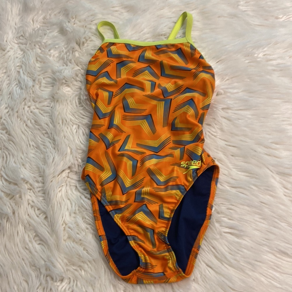 Speedo Swimsuit size 30 brand new with tags - Picture 7 of 8